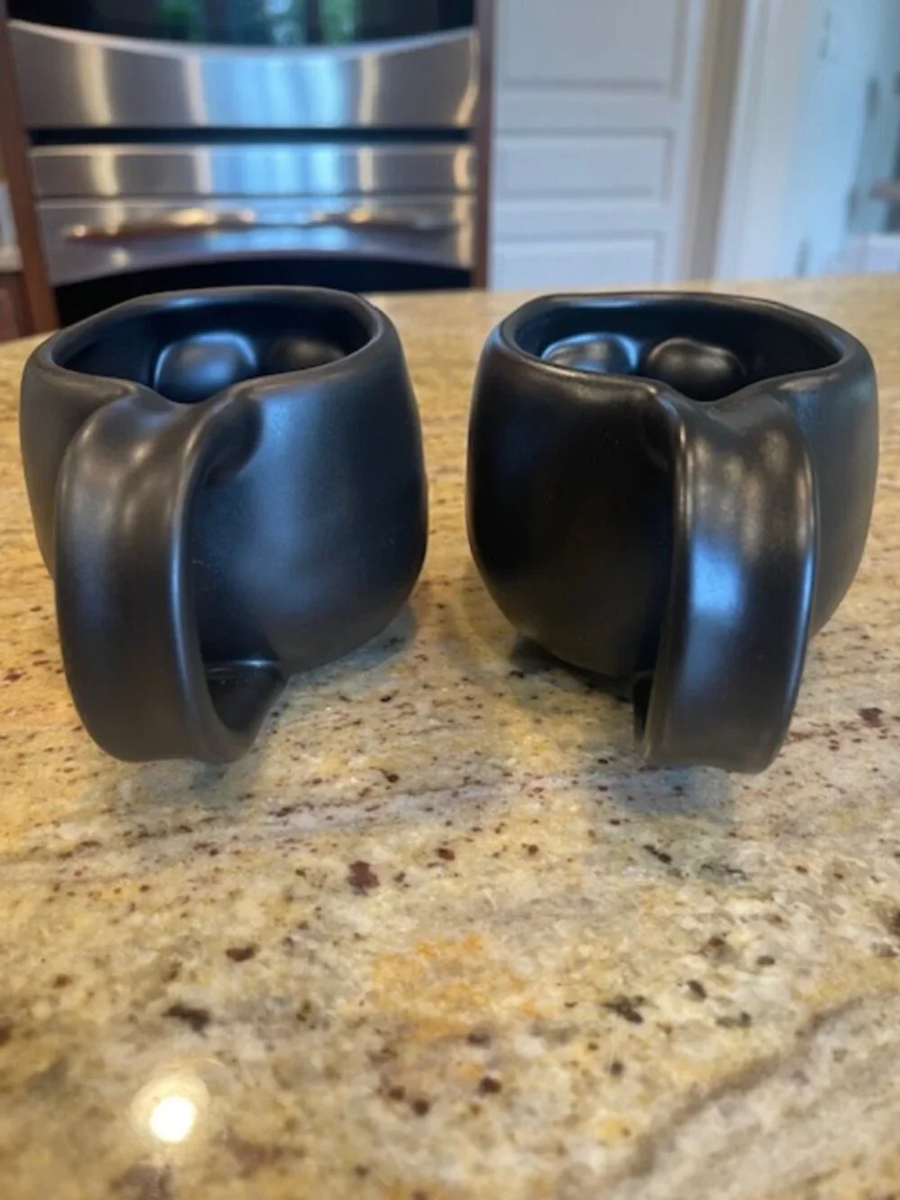 Set of 2 NEW Williams Sonoma Black SKULL Mugs Spooky Halloween Haunted Coffee